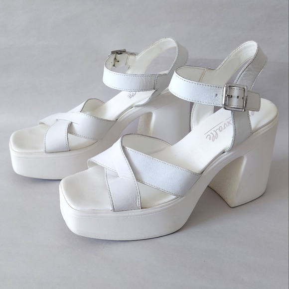L'INTERVALLE Shoes - L'intervalle Platform Sandals Size 40 EU White Leather Strappy Comfort Buckle